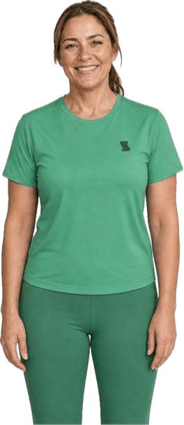 Woman wearing a green Sculpi shirt